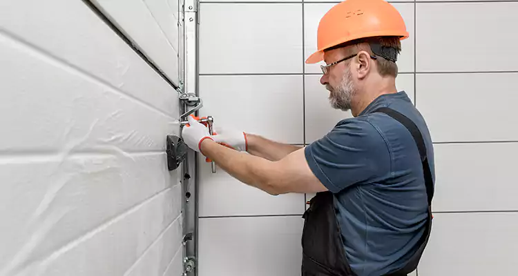 Emergency Garage Door Repair in Lealman, FL