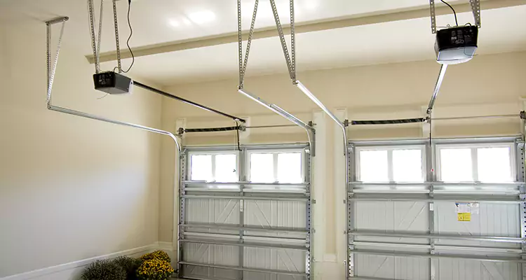 Residential Emergency Garage Door Repair in Lealman, FL